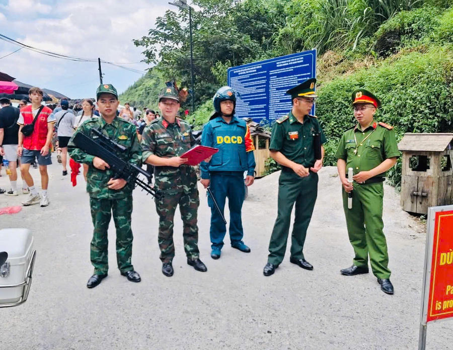 Các lực lượng tăng cường nắm bắt tình hình tại các điểm du lịch trên địa bàn.