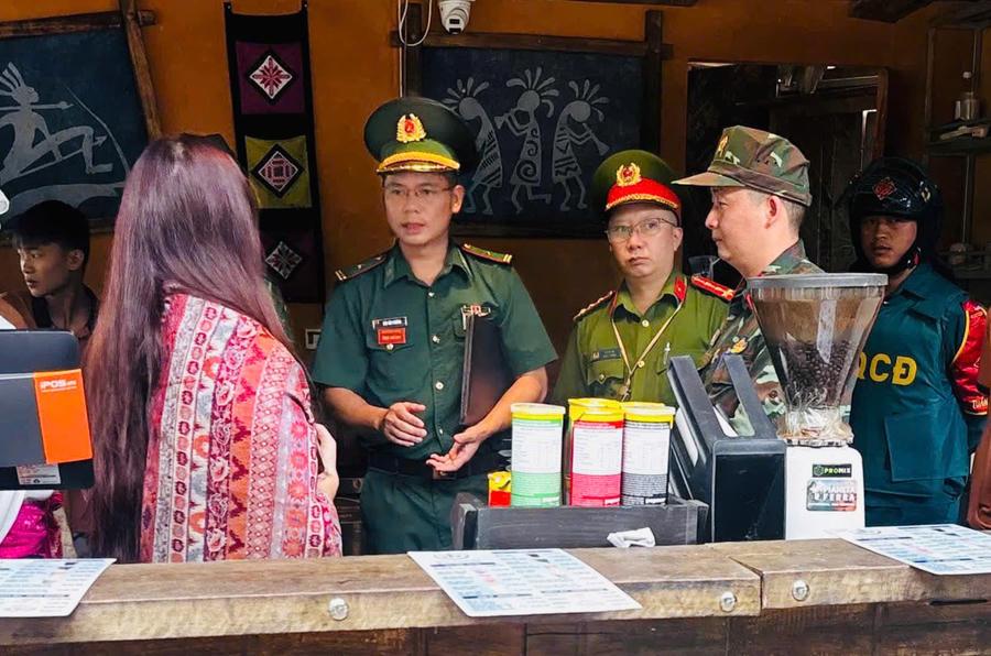 Hoạt động tuyên truyền nhằm nâng cao nhận thức của người dân, hộ kinh doanh, du khách về sử dụng phương tiện bay không người lái.