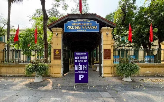 Bãi xe miễn phí tại phường Cửa Nam.
