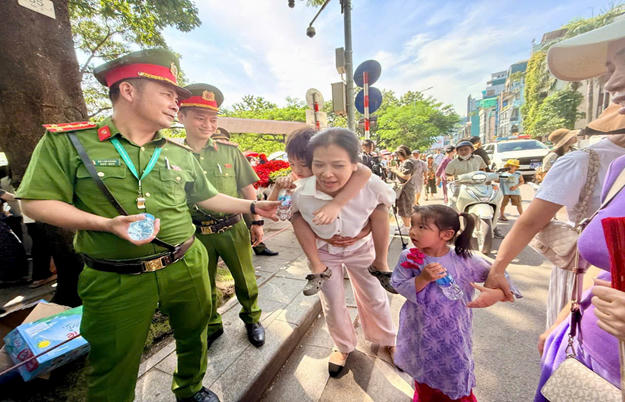 100% cán bộ, chiến sĩ CAP Ba Đình thực hiện nhiệm vụ tại các chốt