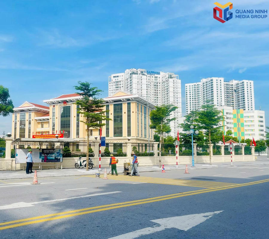 Trước ngày 3/9, các nhà chờ xe buýt trên địa bàn phường Hạ Long được hoàn tất việc lắp đặt.Ảnh: Báo Quảng Ninh