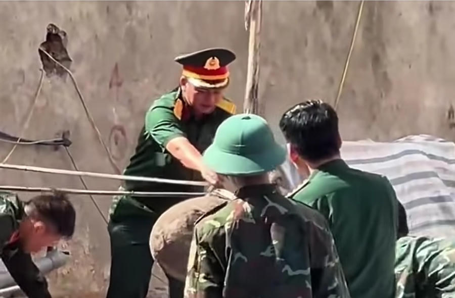 Lực lượng chức năng Hải Phòng triển khai phương án thu hồi, di dời quả bom được phát hiện tại số 96 đường Cầu Đất. Lực lượng chức năng Hải Phòng triển khai phương án thu hồi, di dời quả bom được phát hiện tại số 96 đường Cầu Đất.