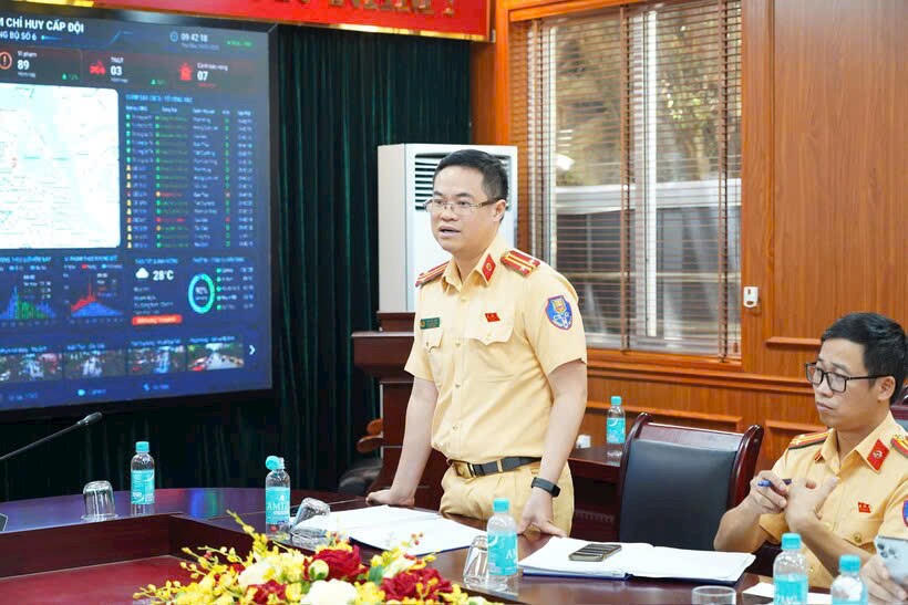 Trung tá Đào Việt Long, Phó Trưởng phòng CSGT - Công an TP Hà Nội phát biểu kết luận Hội nghị.