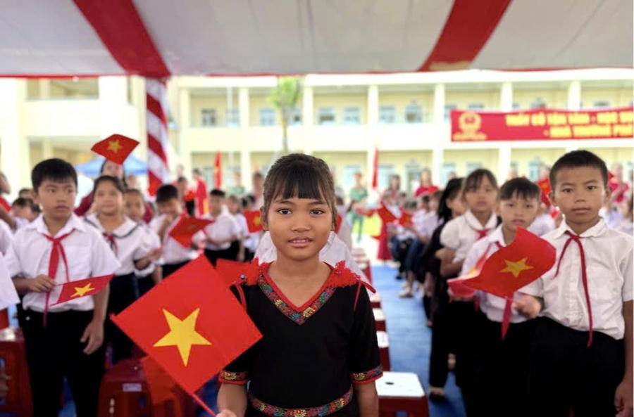 Học sinh Trường Tiểu học và THCS Buôn Đôn( xã Buôn Đôn, Đắk Lắk) tập trung khai giảng và làm quen trường lớp trước thềm năm học mới 2026-2027. 