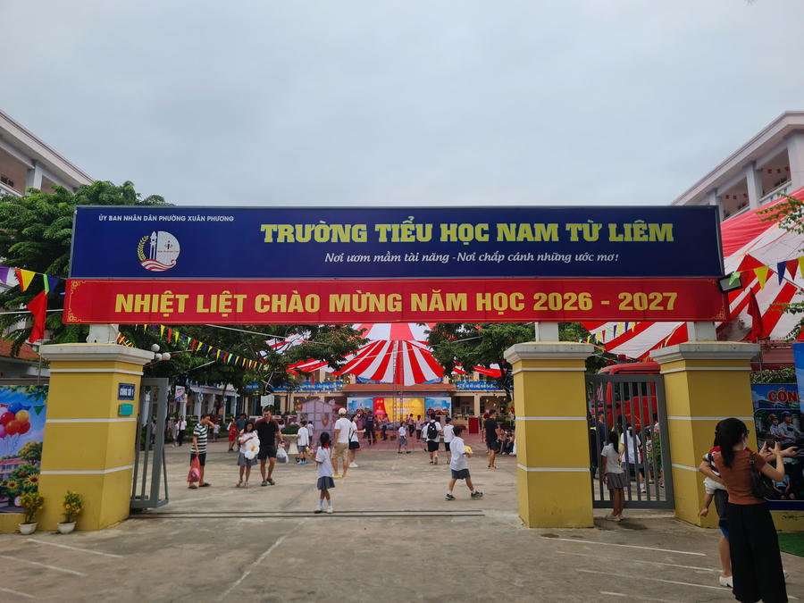 Không khí tưng bừng của Lễ Khai giảng năm học mới tại Trưởng Tiểu học Nam Từ Liêm.