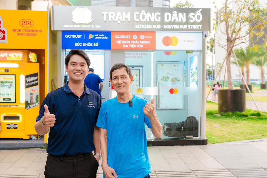 Hệ thống Nhà thuốc và Tiêm chủng Long Châu là đơn vị y tế duy nhất vận hành các tiện ích y tế số tại Trạm Công dân số. Ảnh: H.Khánh