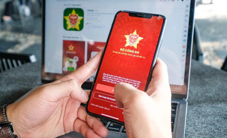 Người dân cần chủ động kiểm tra tài khoản định danh điện tử. Hình ảnh minh họa.