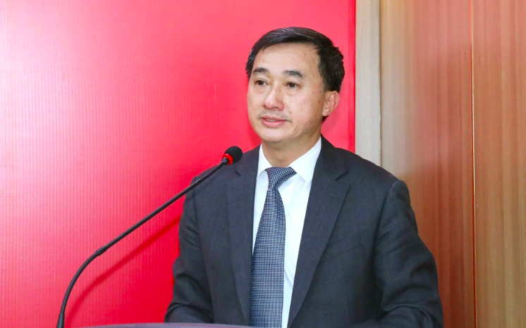 Thứ trưởng Bộ Y tế Trần Văn Thuấn.