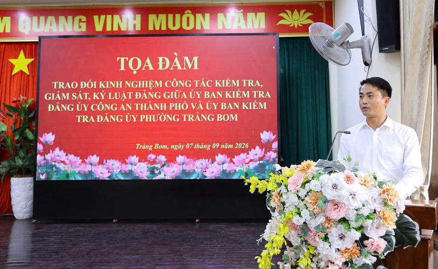 đại diện các đơn vị phát biểu tại tọa đàm.