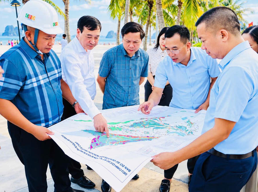 Đoàn khảo sát liên ngành Trung ương khảo sát thực tế, đánh giá tiềm năng và không gian phát triển tại đặc khu Vân Đồn.