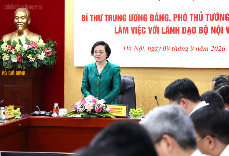 Phó Thủ tướng yêu cầu Bộ Nội vụ thường xuyên nắm bắt diễn biến thực tiễn chính quyền địa phương 2 cấp để đề xuất tham mưu, điều chỉnh kịp thời - Ảnh: chinhphu.vn/Thu Giang