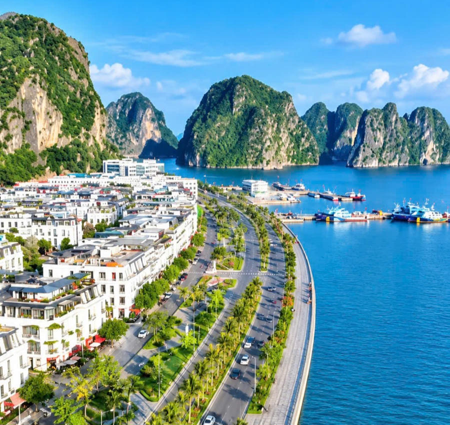 Không gian xanh ven biển tạo điểm nhấn cho diện mạo đô thị hiện đại của TP Quảng Ninh.