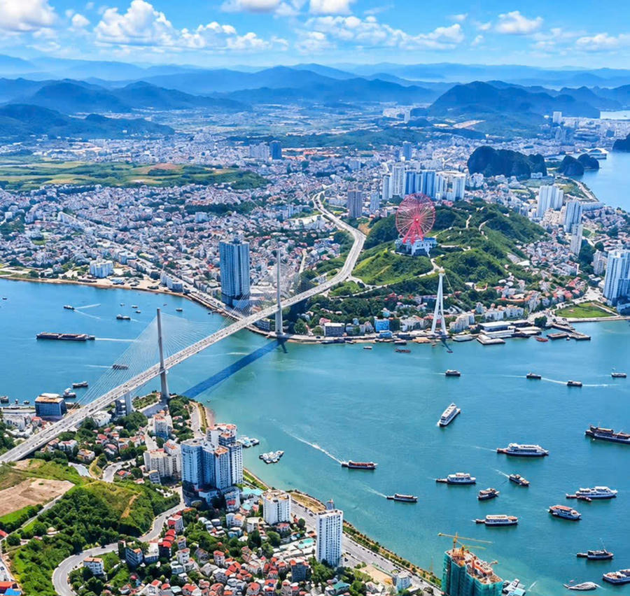Đô thị Quảng Ninh hài hòa giữa phát triển và gìn giữ không gian xanh.