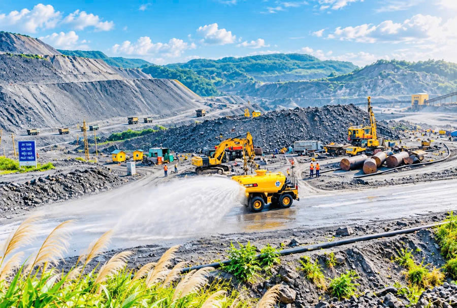 Hệ thống máy phun sương dập bụi cao áp tại Công ty Than Hà Lầm Hệ thống máy phun sương dập bụi cao áp tại Công ty Than Hà Lầm