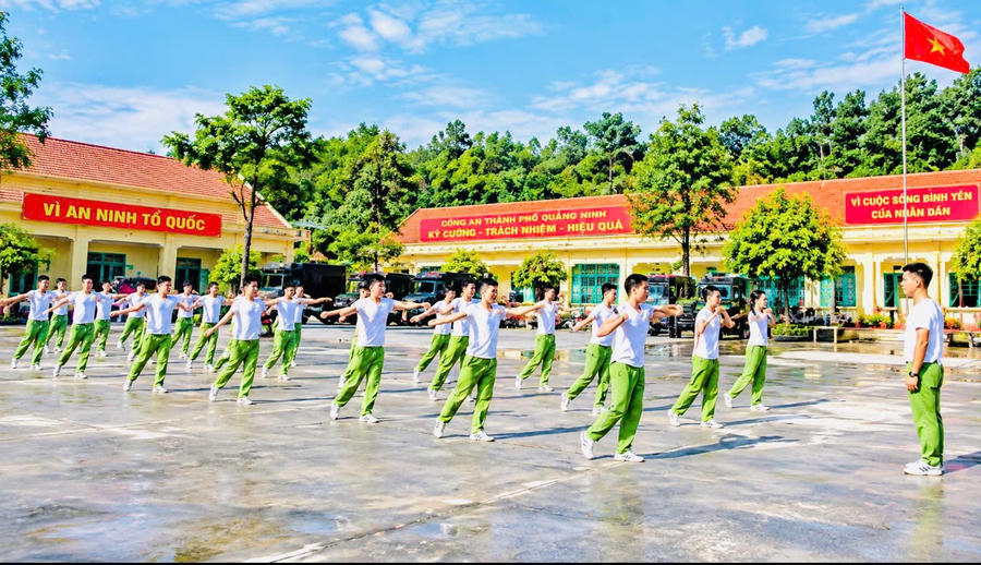 Học viên tại Cơ sở cai nghiện ma túy TP Quảng Ninh tham gia rèn luyện sức khỏe.