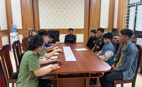 Cơ quan điều tra làm việc với những người liên quan trong vụ việc.