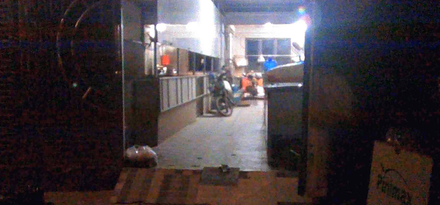 Lò mổ của bà Nguyễn Thị Kim T. ở ngõ 11A, tổ 19, phường Hà Giang 2 được cấp phép hoạt động nhưng bị nhiều hộ dân phản ánh ô nhiễm cả tiếng ồn và mùi hôi.