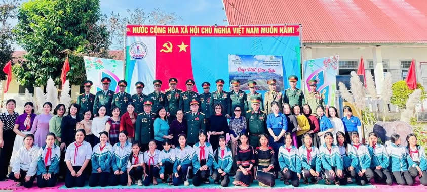 Gắn kết cộng đồng với hoạt động giáo dục của nhà trường.