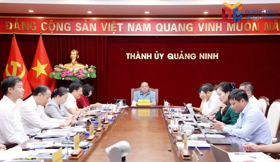 Ông Quản Minh Cường, Ủy viên Trung ương Đảng, Bí thư Thành ủy, Trưởng Đoàn ĐBQH thành phố chủ trì hội nghị.Ảnh: Báo Quảng Ninh Ông Quản Minh Cường, Ủy viên Trung ương Đảng, Bí thư Thành ủy, Trưởng Đoàn ĐBQH thành phố chủ trì hội nghị.Ảnh: Báo Quảng Ninh