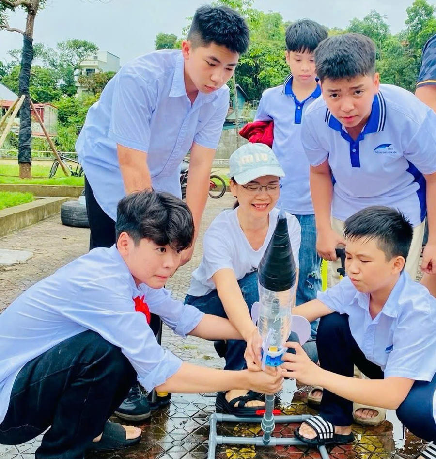 Học sinh Trường THCS và THPT Tiên Yên say mê sáng tạo khoa học, góp phần xây dựng môi trường giáo dục tích cực, bồi đắp khát vọng cống hiến cho quê hương, đất nước.