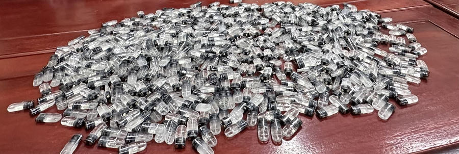 Các đầu Pod Chill chứa chất lỏng được thu giữ trong vụ việc. (Ảnh: CABN)