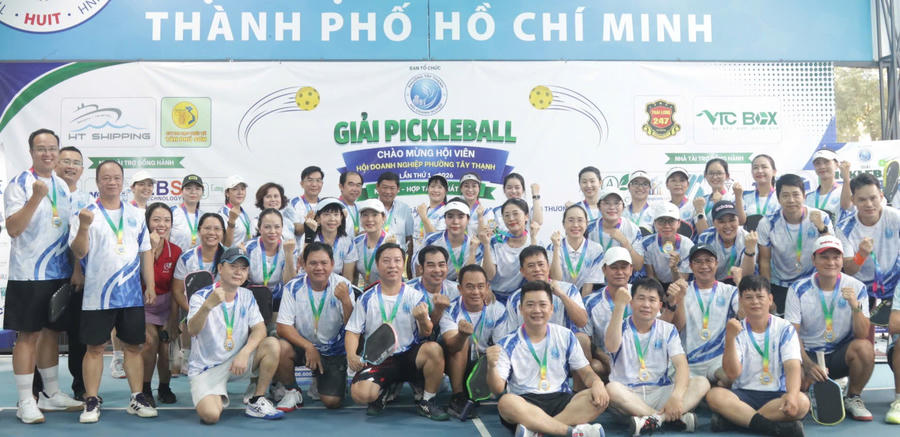 Lãnh đạo phường Tây Thạnh đánh giá cao sự chủ động của Hội Doanh nghiệp phường, sự phối hợp của Trường Đại học Công Thương TP.HCM cùng sự đồng hành của các đơn vị tài trợ tổ chức thành công giải Pickleball lần này.