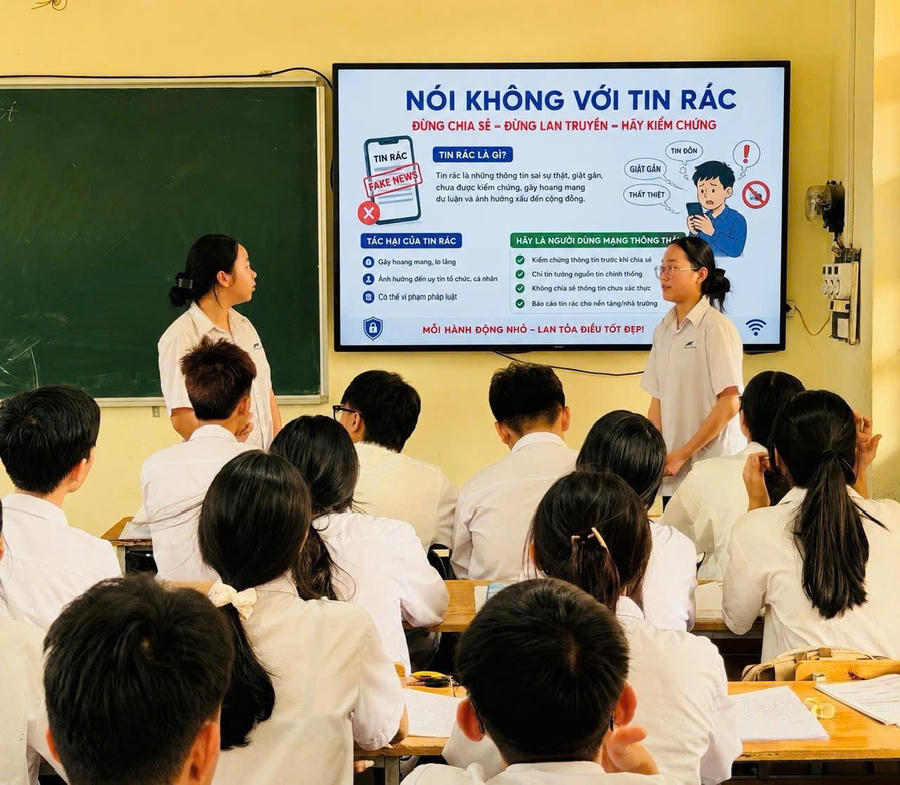 Các em học sinh Trường THCS&THPT Tiên Yên tham gia huấn luyện quốc phòng, giáo dục lòng yêu nước, ý thức trách nhiệm công dân trong bảo vệ Tổ quốc và nền tảng tư tưởng của Đảng. Các em học sinh Trường THCS&THPT Tiên Yên tham gia huấn luyện quốc phòng, giáo dục lòng yêu nước, ý thức trách nhiệm công dân trong bảo vệ Tổ quốc và nền tảng tư tưởng của Đảng.