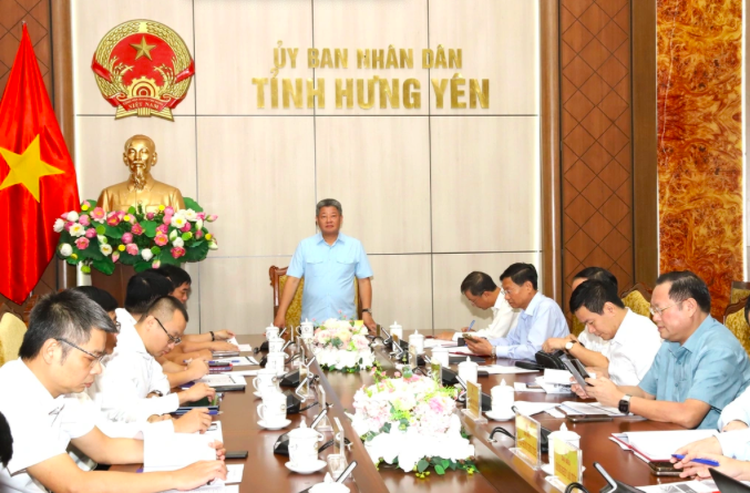 Ông Nguyễn Mạnh Quyền, Phó Bí thư Tỉnh ủy, Chủ tịch UBND tỉnh Hưng Yên, chủ trì buổi làm việc (Ảnh: CTTĐT Hưng Yên).
Ông Nguyễn Mạnh Quyền, Phó Bí thư Tỉnh ủy, Chủ tịch UBND tỉnh Hưng Yên, chủ trì buổi làm việc (Ảnh: CTTĐT Hưng Yên).