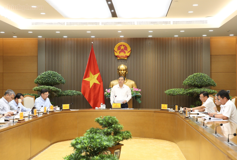 Phó Thủ tướng Thường trực Chính phủ Phạm Gia Túc làm việc về chủ trương đầu tư xây dựng Tổ hợp Công nghiệp đường sắt - Ảnh: chinhphu.vn/Nguyễn Hoàng