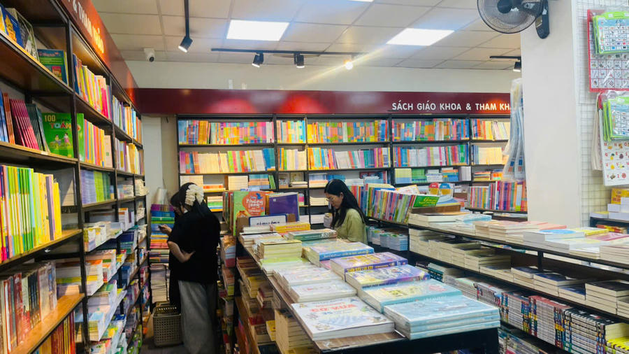 Bộ GD&ĐT xác nhận đến 18 giờ ngày 14.9, các địa phương còn thiếu 3.916.370 cuốn SGK, tương đương khoảng 1,5% tổng nhu cầu. (Ảnh: PV)