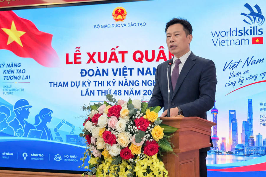 Thứ trưởng Bộ GDĐT Lê Quân phát biểu tại buổi lễ. (Ảnh: Bộ GD&ĐT)