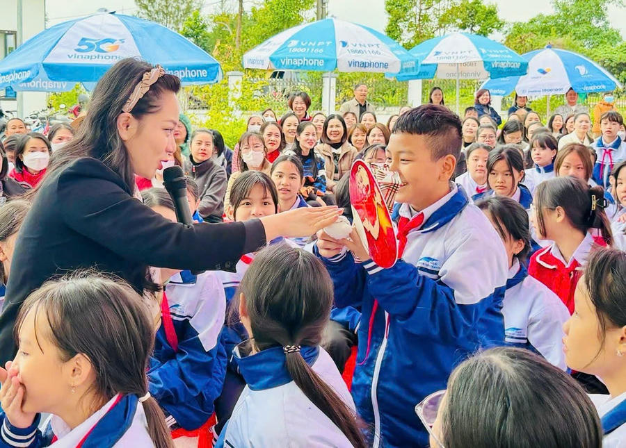 Hoạt động giao lưu, tuyên truyền giúp học sinh nâng cao nhận thức, kỹ năng và khả năng nhận diện thông tin trên môi trường số.
