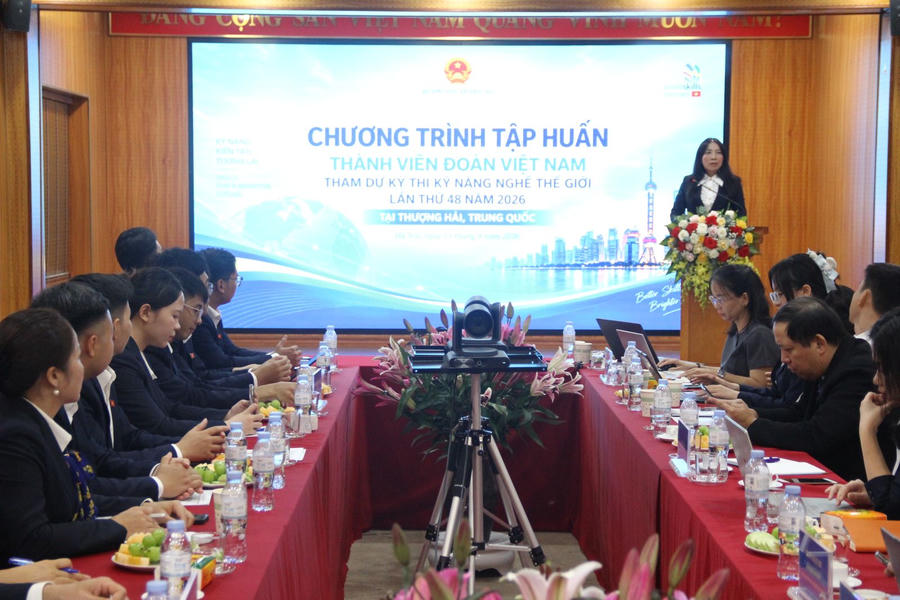 Ngay sau Lễ xuất quân, Bộ GDĐT tổ chức tập huấn thành viên Đoàn Việt Nam tham dự Kỳ thi kỹ năng nghề thế giới năm 2026. (Ảnh: Bộ GD&ĐT)