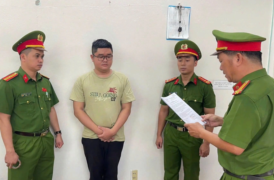 Cơ quan công an bắt tạm giam Nguyễn Đặng Duy (Ảnh: Công an Đà Nẵng).