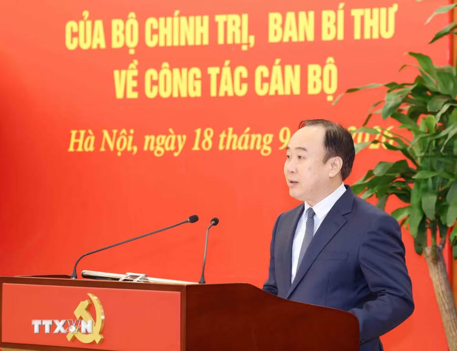 Đồng chí Nguyễn Sỹ Hiệp, Ủy viên Trung ương Đảng, Phó Trưởng Ban Chính sách, Chiến lược Trung ương tham gia Ban Chấp hành, Ban Thường vụ Tỉnh ủy, giữ chức Phó Bí thư Thường trực Thành ủy Hải Phòng nhiệm kỳ 2025-2030 phát biểu nhận nhiệm vụ - Ảnh: Phương Hoa/TTXVN