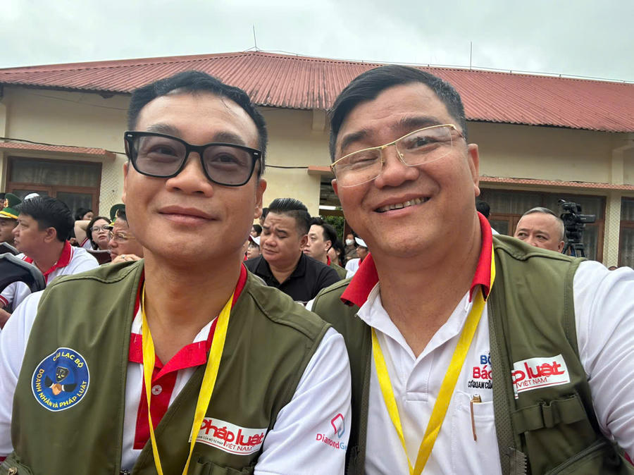 Có những chuyến đi, khi trở về, người ta mang theo vài tấm ảnh, vài món quà kỷ niệm và những câu chuyện để kể. Nhưng cũng có những chuyến đi để lại trong lòng một cảm xúc rất khó gọi thành tên, một cảm xúc cứ ở lại, lặng lẽ và sâu sắc.