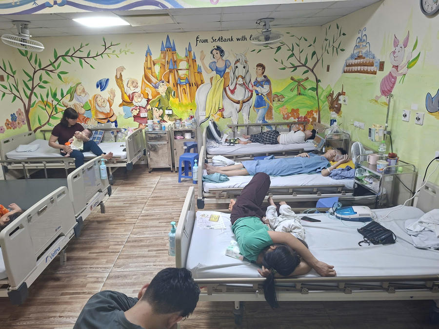 Một phòng bệnh của Khoa Nội Nhi - Bệnh viện Tim Hà Nội. Ảnh Đào Xuân