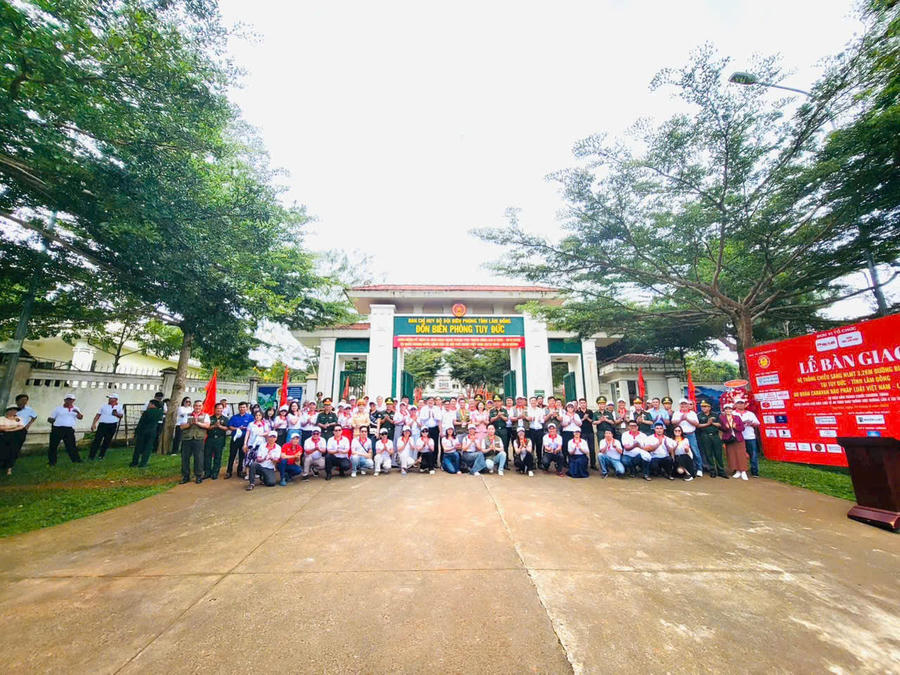 Có những chuyến đi, khi trở về, một cảm xúc cứ ở lại, lặng lẽ và sâu sắc.