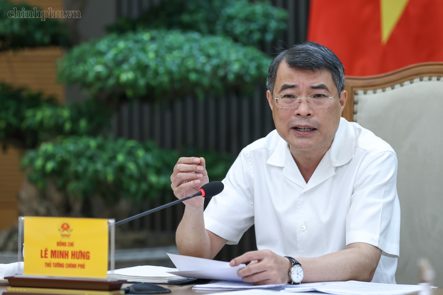 Thủ tướng Lê Minh Hưng yêu cầu Bộ Giáo dục và Đào tạo tập trung triển khai thực hiện ngay các nhiệm vụ, giải pháp cấp thiết về cung ứng sách giáo khoa - Ảnh: VGP