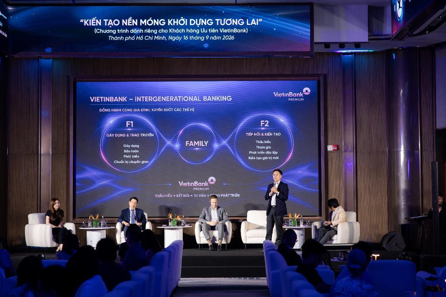 Ông Lê Việt Đức - Giám đốc Khối Bán lẻ VietinBank chia sẻ định hướng đồng hành cùng khách hàng và gia đình xuyên suốt các thế hệ.