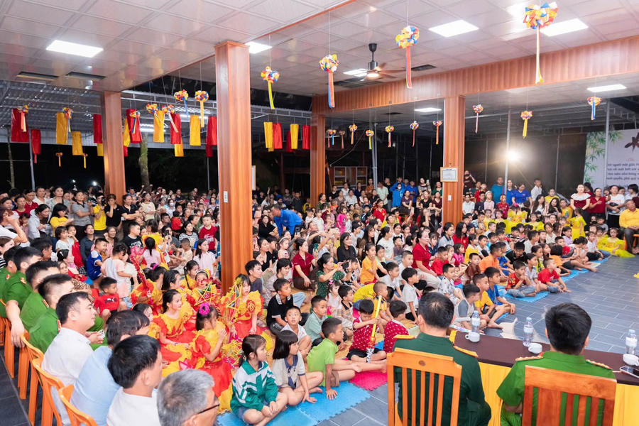 500 suất quà trung thu đến với các em nhỏ.