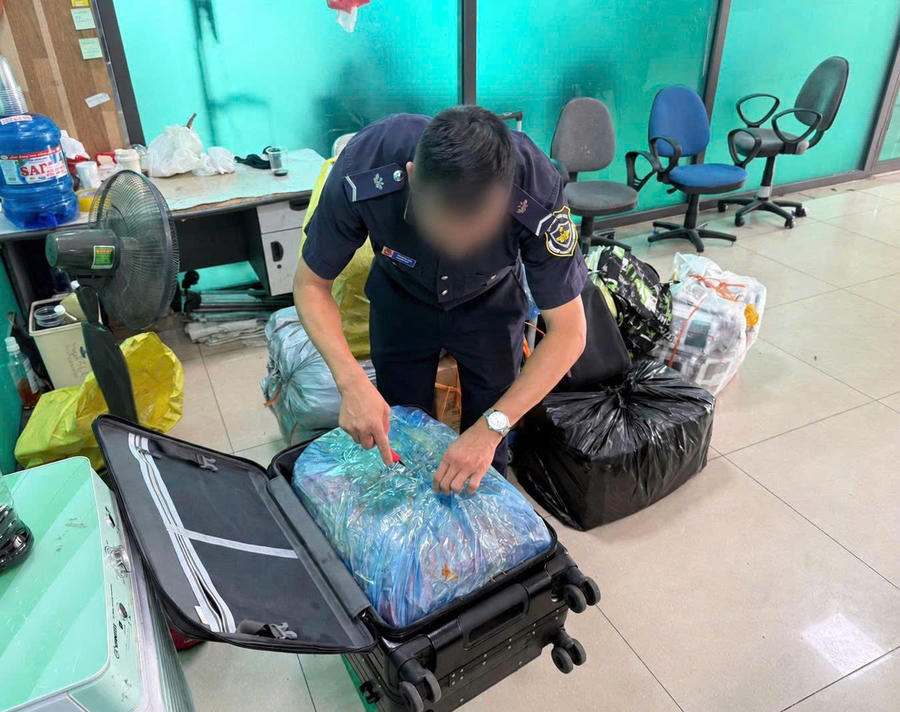 Lực lượng Hải quan thu giữ hơn 800kg thực phẩm không rõ nguồn gốc tại biên giới phía Bắc trong dịp cận Tết Trung thu 2026