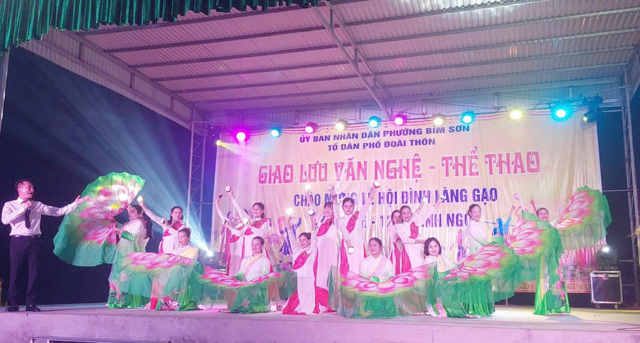 Nhiều hoạt động văn nghệ được biểu diễn chào mừng Lễ hội truyền thống Đình Làng Gạo năm Bính Ngọ 2026.