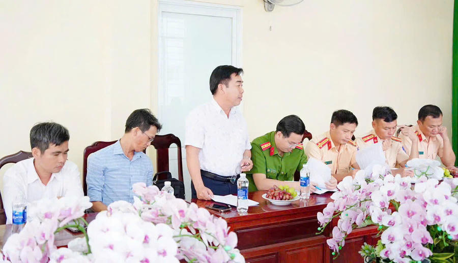 Đại diện các đơn vị đóng góp ý kiến.