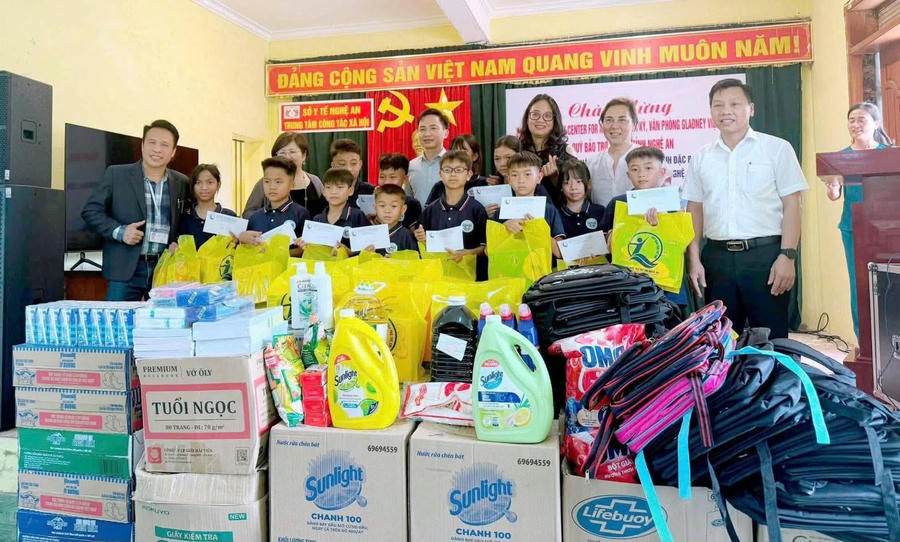 Tổ chức Gladney (Hoa Kỳ) - Văn phòng Gladney Việt Nam đồng hành cùng trẻ em có hoàn cảnh khó khăn trên địa bàn tỉnh Nghệ An.