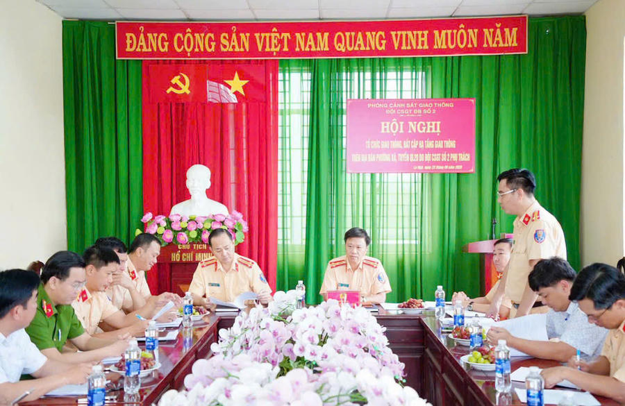 Hội nghị trao đổi về những bất cập về hạ tầng giao thông.