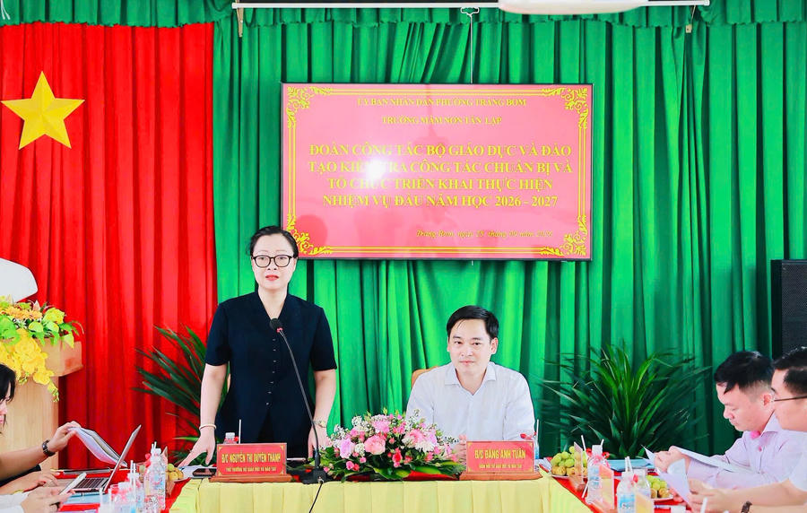 Thứ trưởng Bộ Giáo dục và Đào tạo Nguyễn Thị Quyên Thanh dẫn đầu đoàn công tác kiểm tra việc triển khai nhiệm vụ năm học 2026–2027 tại phường Trảng Bom, TP Đồng Nai. Ảnh: UBND Trảng Bom.