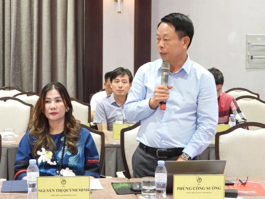 Các Đại biểu trình bày tham luận tại Diễn đàn. (Ảnh: Công Hoan)