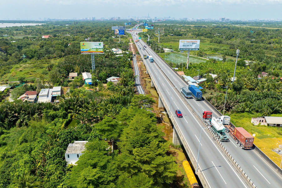 Dự án mở rộng đoạn cao tốc TP.HCM - Long Thành thuộc tuyến cao tốc TP.HCM - Long Thành - Dầu Giây qua địa bàn phường Long Thành. Ảnh: DK