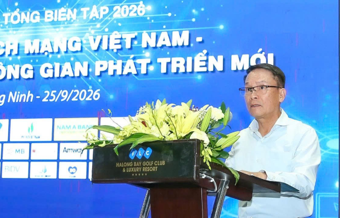 Ông Nguyễn Đức Lợi - Phó Chủ tịch Thường trực Hội Nhà báo Việt Nam phát biểu khai mạc Diễn đàn. (Ảnh: Công Hoan)